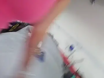 Stripchat Watch Live Sex Cams of Micorazonheolmiangel23