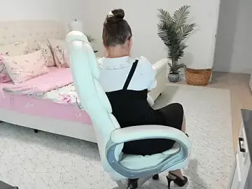 Stripchat Live Sex Cam of Vika73