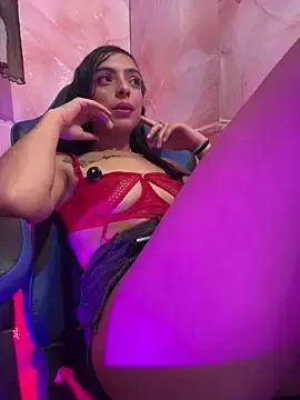 Stripchat Nude Webcam of Skye_Moore