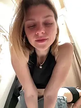 Stripchat Watch Live Sex Cams of ValenciaShock