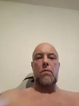 Stripchat Sex Cam of HornyDaddyMuscle