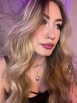 Stripchat Best Webcam of Lally_Valencia__