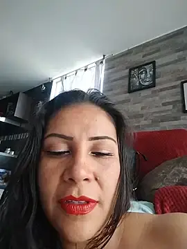 Stripchat Live Porn of KittyHoleshot87