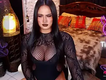 Stripchat Sex Cam of MISTIFYINGSABRINA