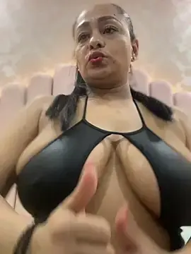 Stripchat Watch Live Sex Cams of sofia_xxx02