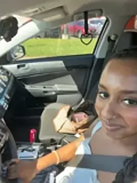 Stripchat Live Sex Cam of Your_Paris