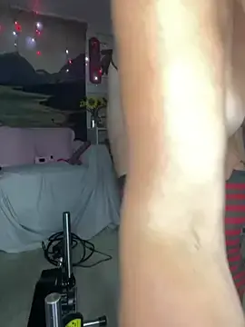 Stripchat Live Sex Cam of TrenaAnne