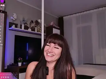 Stripchat Nude Webcam of LeaLyenn