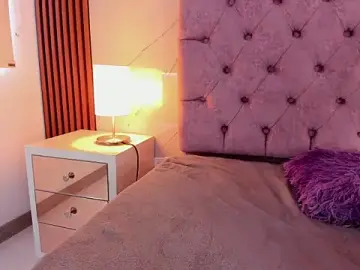 Stripchat Best live sex cam show of Julianaa_Castro_