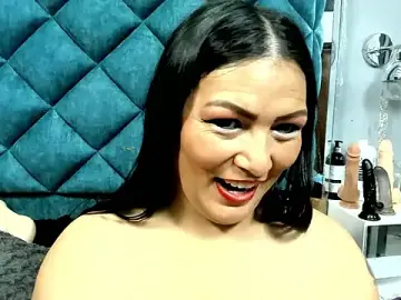 Stripchat Free Porn Cam of PENELOPELEWISs