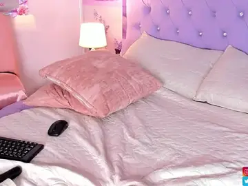 Stripchat Live Sex Cam of SamaraLincolnn