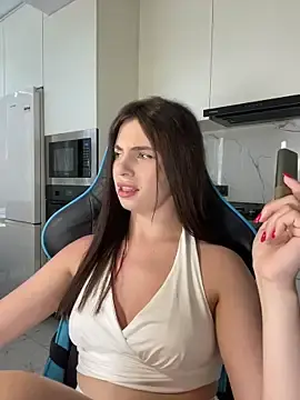 Stripchat Free Porn Cam of CurlyLara