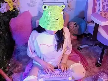 Stripchat Best live sex cam show of Eymmy_24