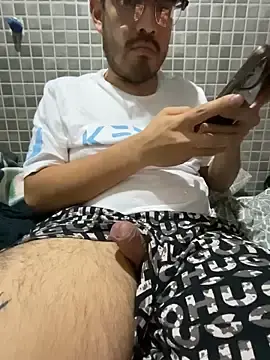 Stripchat Free Porn Cam of Harv3y_xxx