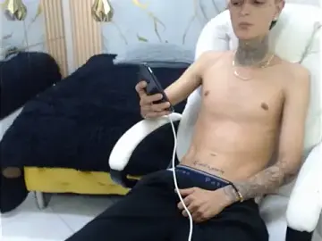 Stripchat Live Porn of benjamin_anthony