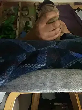 Stripchat Free Porn Cam of GusanoDelicioso