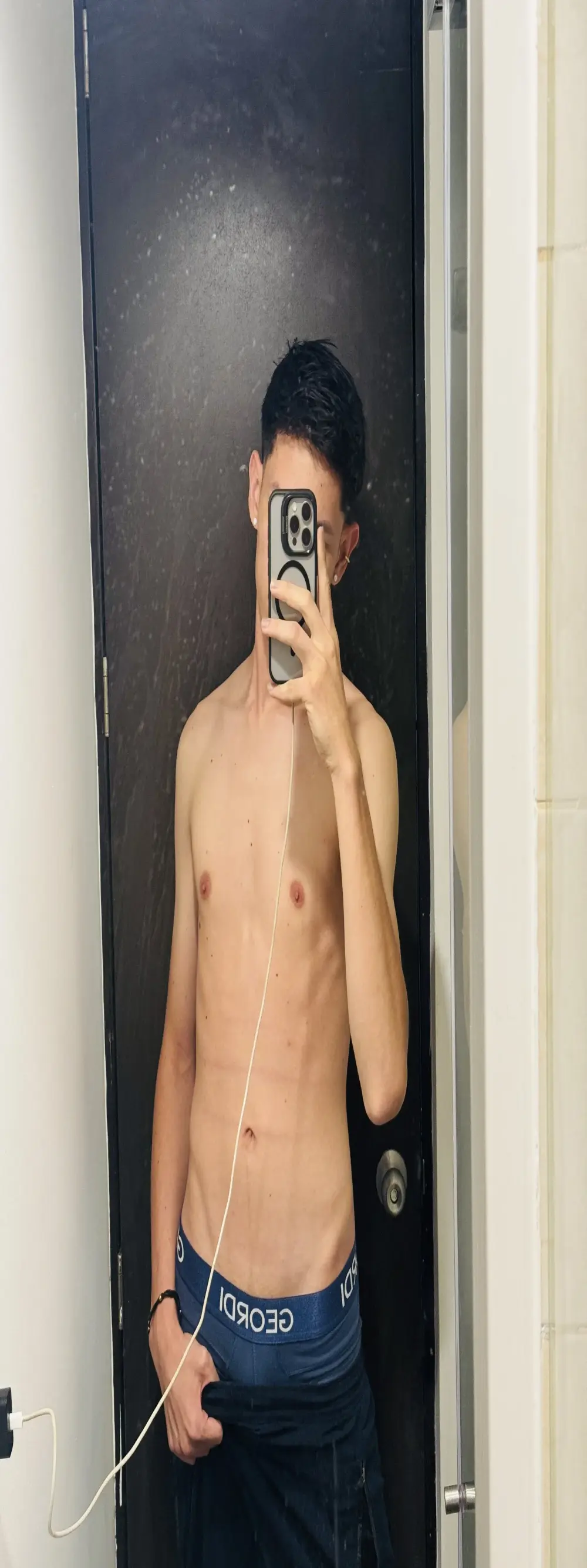 Dominic_Thin_