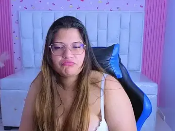 Stripchat Sex Cam of lucero_s1