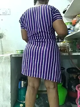 Stripchat Sex Chat of MaaliiiPonuTamil