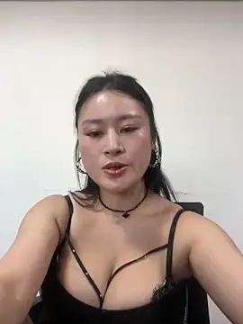 Stripchat Watch Live Sex Cams of Yolanda9