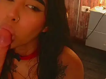 Stripchat Live Sex of SharolStorm