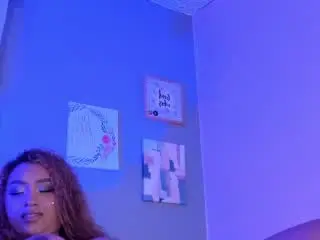 Xlovecam Sex Cam of JuliaSacarf