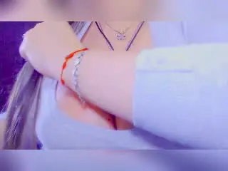 Xlovecam Sex Cam of GilliSkquirtty