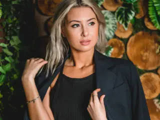 Xlovecam Private Sex Chat of VictoriaRay
