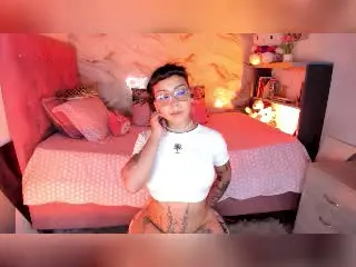 Xlovecam Free Live Porn of MilaThorne