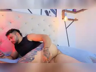 Xlovecam Free Porn Cam of AryanBrown