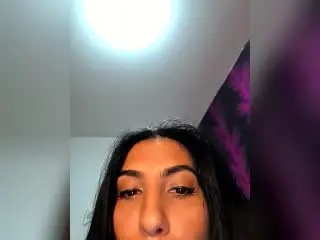 Xlovecam Adult Webcam of BrunetteBabe69