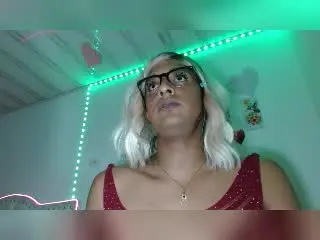 Xlovecam Watch Live Sex Cams of IdiiaLatina