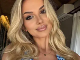 Xlovecam Live Sex Cam of CorneliaDesire