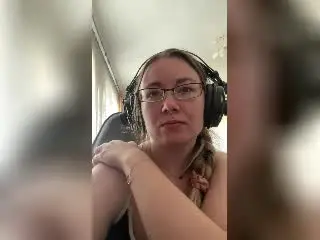 Xlovecam Live Sex Cam of Meeranda