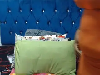 Xlovecam Sex Cam of SexyyLoola