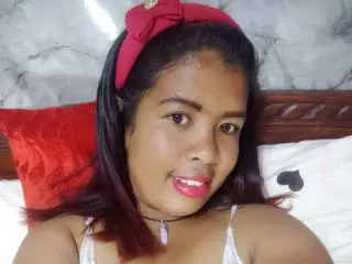 Xlovecam Free Live Porn of MariahSquirting69