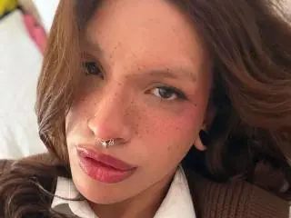 Xlovecam Live Sex of EllaThorne