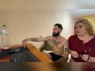 Xlovecam Watch Live Sex Cams of MikeAndAnna