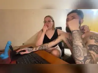 Xlovecam Sex Cam of MikeAndAnna