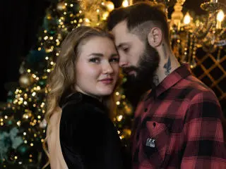 Xlovecam Free Porn Cam of MikeAndAnna