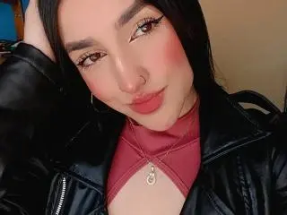 Xlovecam Adult Webcams of YviTaylor