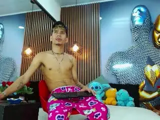 Xlovecam Sex Cam of SkinnyCuteAlyer