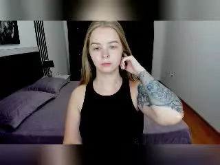 Xlovecam Live Sex Cam of SirenaHardmann