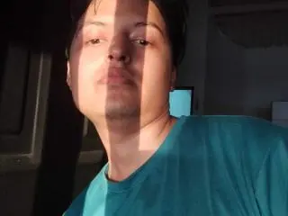 Xlovecam Live Sex of KevinCharles