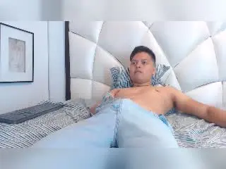 Xlovecam Sex Cam of KevinCharles