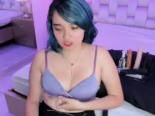 Xlovecam Free Porn Cam of NaommyCarter
