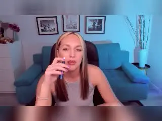 Xlovecam Sex Cam of EvelynCute